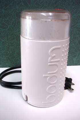 Bodum 699965372859 White Bistro Electric Coffee Grinder Stainless Steel Blade Works 2 Fre