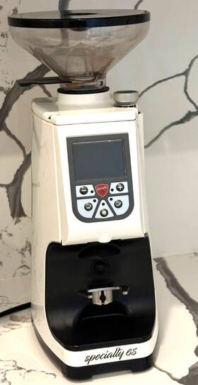 Eureka 057190371078 Atom Specialty 65 Commercial Espresso Grinder Short Hopper White