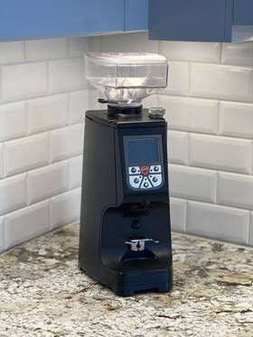 Eureka 858732006247 Atom Grinder - Matte Black