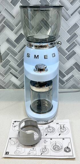 Cgf01pubus Smeg Pastel Blue Coffee Grinder