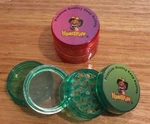 4 Layer 50MM Honeypuff Plastic Kitchen Tobacco Herb Grinder Spice Smoke Crusher. Fixed Price $6.44.