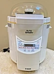 Welbilt The Bread Machine Maker ABM-100-3 White Dome Top 2LB Loaf Automatic. Fixed Price $90.00.