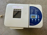 Vintage Pillsbury Model 1500 Automatic Bread And Dough Maker. Fixed Price $42.50.