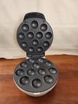 Stonewall Kitchen Pancake Puff Maker, Pops, Donut Holes. Fixed Price $12.97.