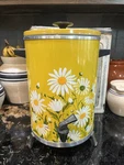 Vtg Mod West Bend Daisy Flower Power 30-CUP Electric Coffee Percolator With Cord. Fixed Price $48.00.