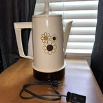Vintage Regal Poly Coffee Pot Percolator 4-8 Cups 7508 Floral Design Works. Fixed Price $18.00.