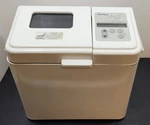 West Bend America Best Automatic Breadmaker Machine 41030. Fixed Price $31.99.