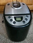 West Bend 41300 Dual Blade 2.5 Lbs. Bread Maker & Dough Machine Multi-function. Fixed Price $35.00.