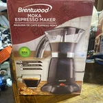 Brentwood Moka Espresso Maker 550 Watts, 10OZ, Swivel Base, Cordless,. Fixed Price $30.00.