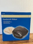 Sandwich Maker JS3288. Fixed Price $7.00.