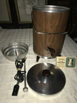 Montgomery Wards Signature 36 Cup Percolator Coffee Maker Wood Grain #VWZ45510. Fixed Price $60.00.