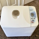 Panasonic SD-YD250 Automatic Bread Maker Machine White. Fixed Price $89.70.