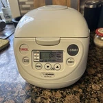 Zojirushi 5.5 Cup Rice Cooker Warmer White NS-WRC10. Fixed Price $35.00.