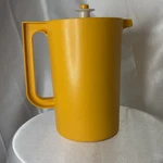 Vtg Tupperware 1676-1 Pitcher Harvest Yellow Gold Push-button Seal 2 Quart. Fixed Price $12.99.