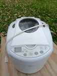 Sunbeam Model 5890 Machine 1.5LB See Photo. Fixed Price $29.99.