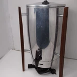 Vtg 40 Cup Regal No. 7016 Style Automatic Coffee Percolator/urn Mcm Atomic. Fixed Price $78.00.