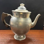 Landers Frary & Clark Universal No 479 Coffee Percolator Aluminum Urn Pot. Fixed Price $38.00.