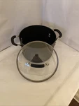 Calphalon Quart Stock Pot With Lid From The Simply Collection #806. Fixed Price $39.00.