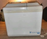 Welbilt The Bread Machine ABM4100T 2LB Loaf Capacity. Fixed Price $30.00.