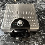 Food Network Belgian 4 Square Waffle Maker Sensio Model YDE813. Fixed Price $28.99.